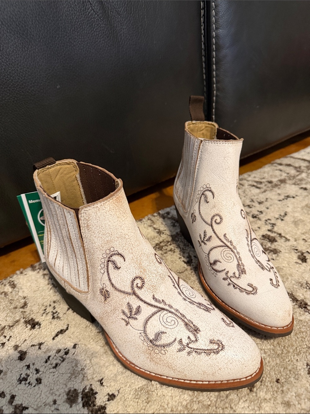 Smoky Mountain Boots. Embroidered Cream Western Booties with comfort stretch - Picture 2 of 6